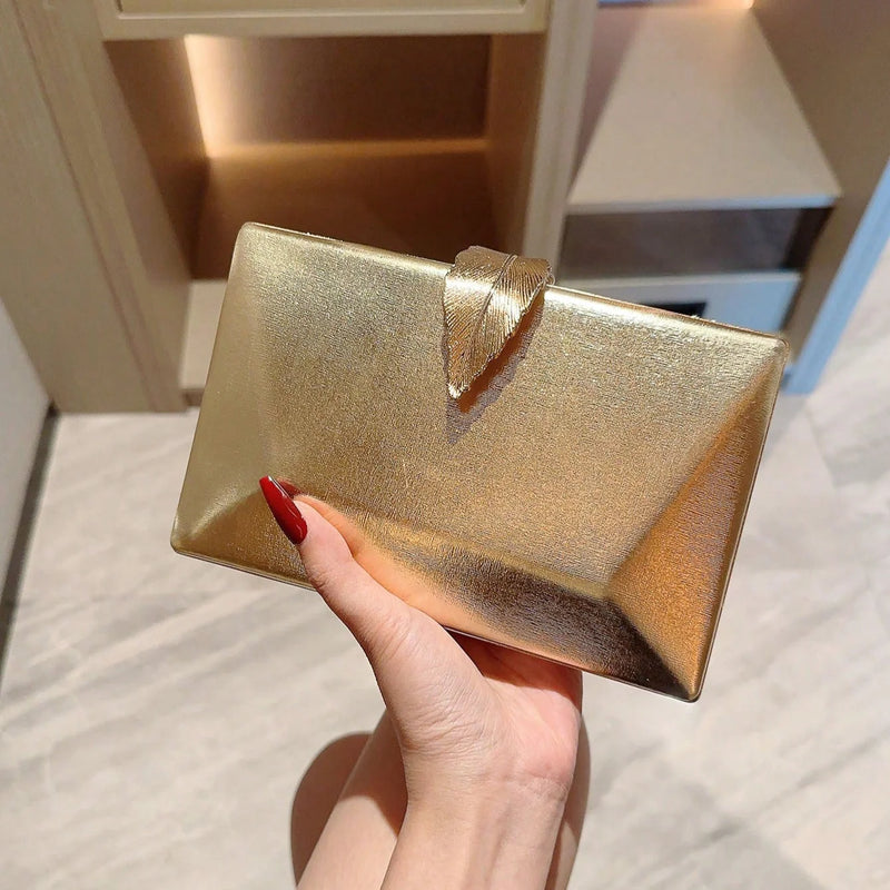 Bolsa Mykonos – A elegância que ilumina a noite